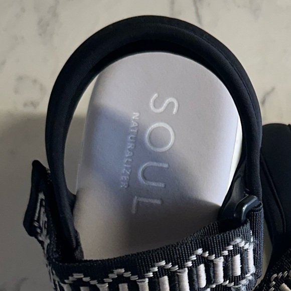 SOUL Naturalizer Black and White Wedge Sandals - Picture 9 of 9